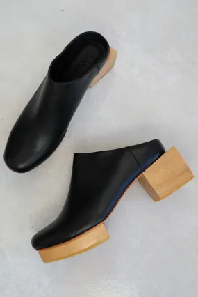 Beklina Matisse Platform Mules Black