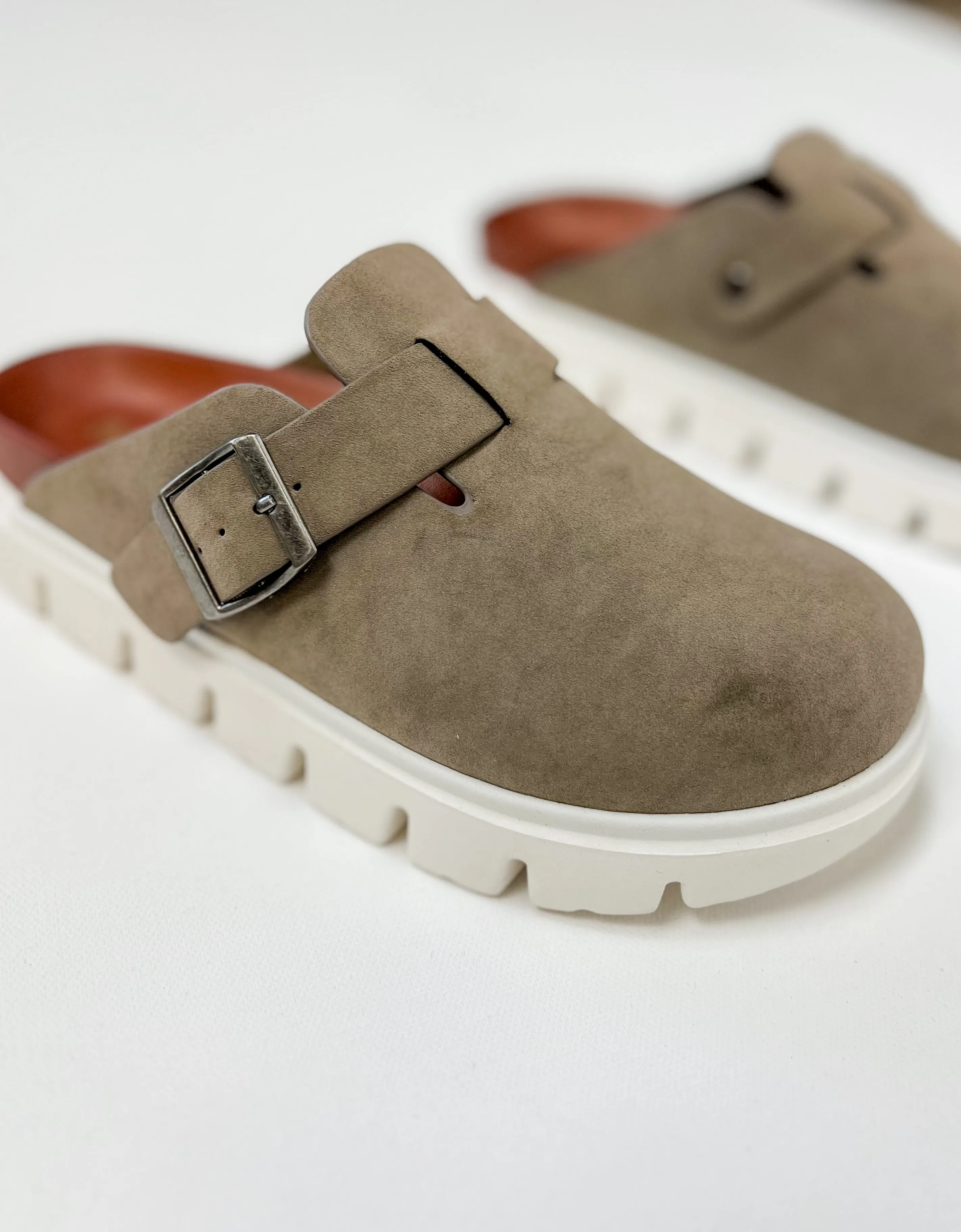 Geneva Clog