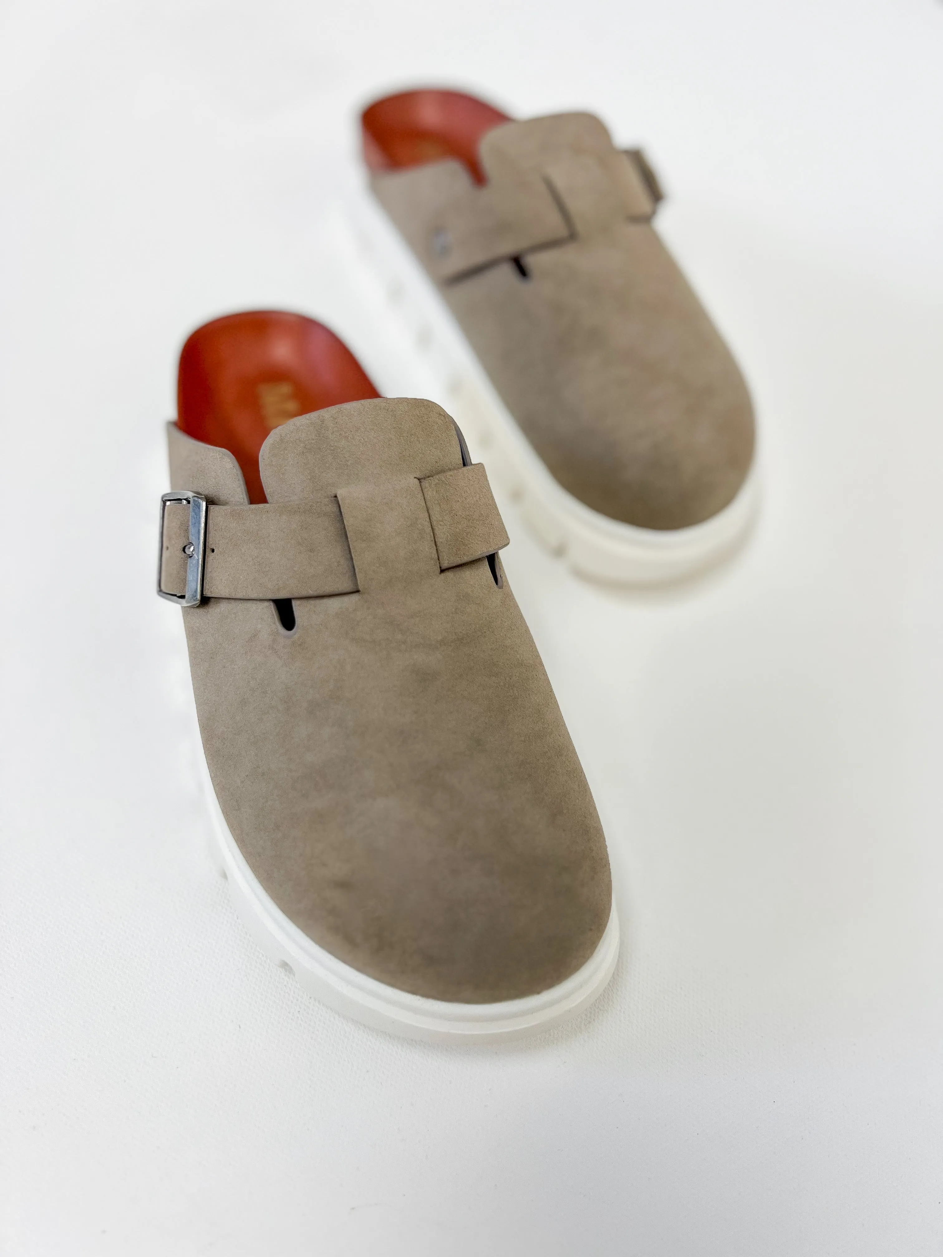 Geneva Clog