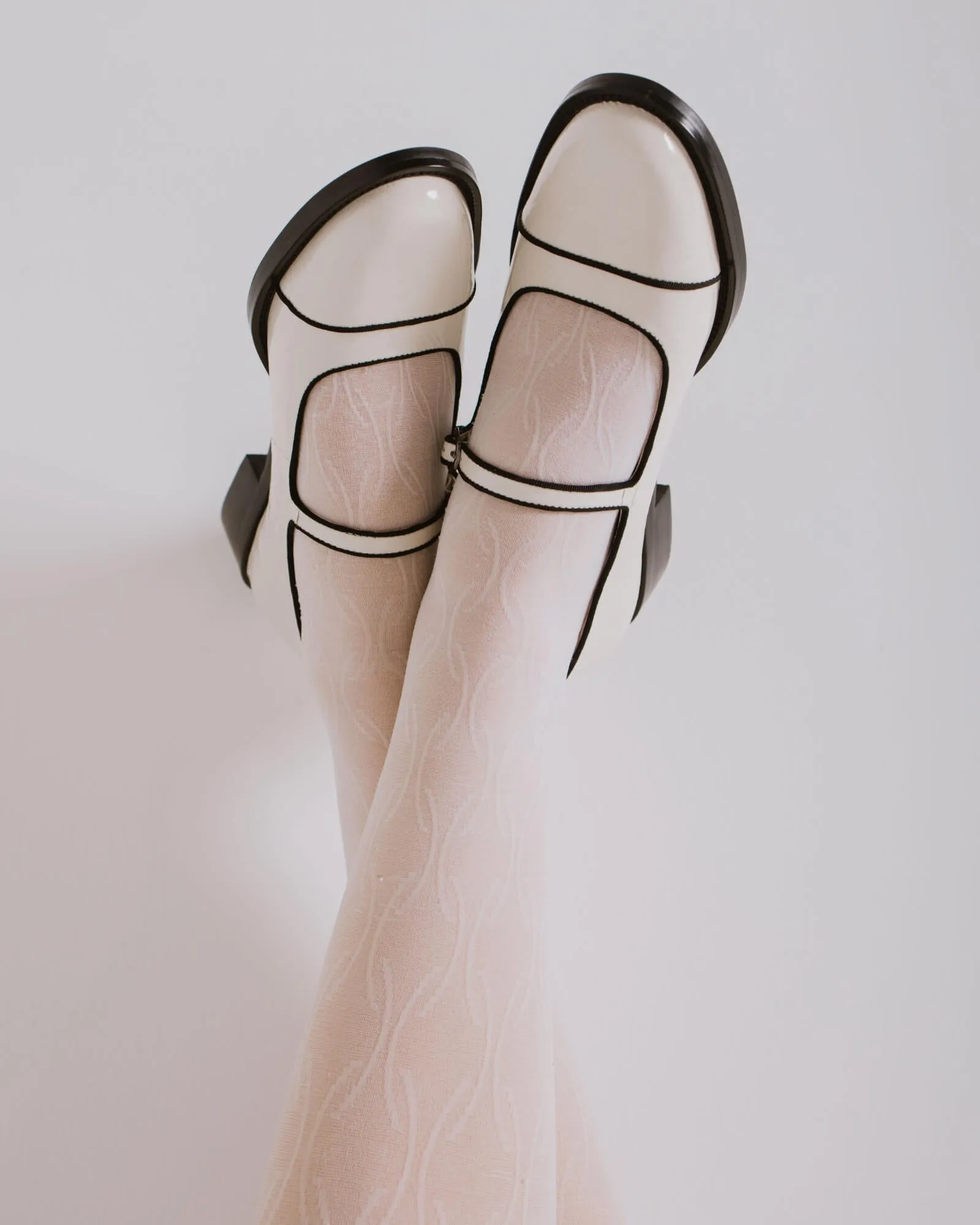 JUICY MARYJANE FLATS ECRU PATENT LEATHER